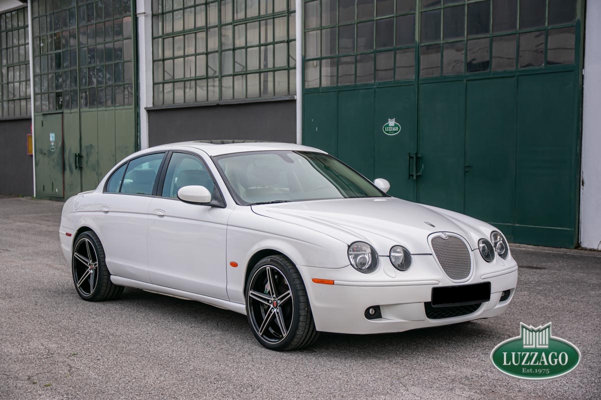 Jagaur S-TYPE 4.2L V8