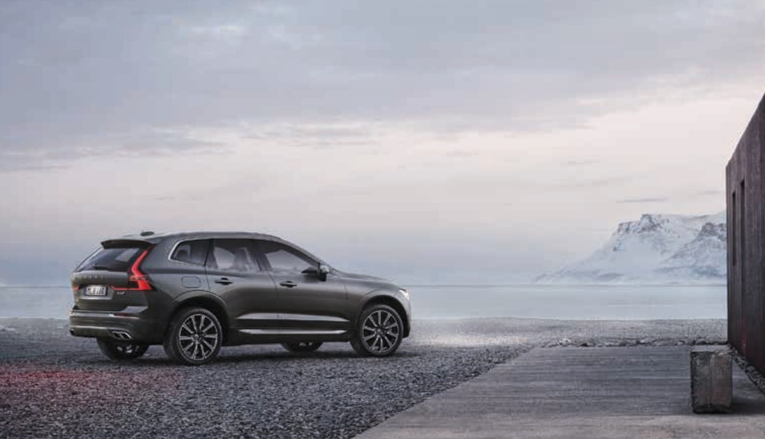 VOLVO XC60 2.0 T6 TE Ultra Dark eAWD - Image 3