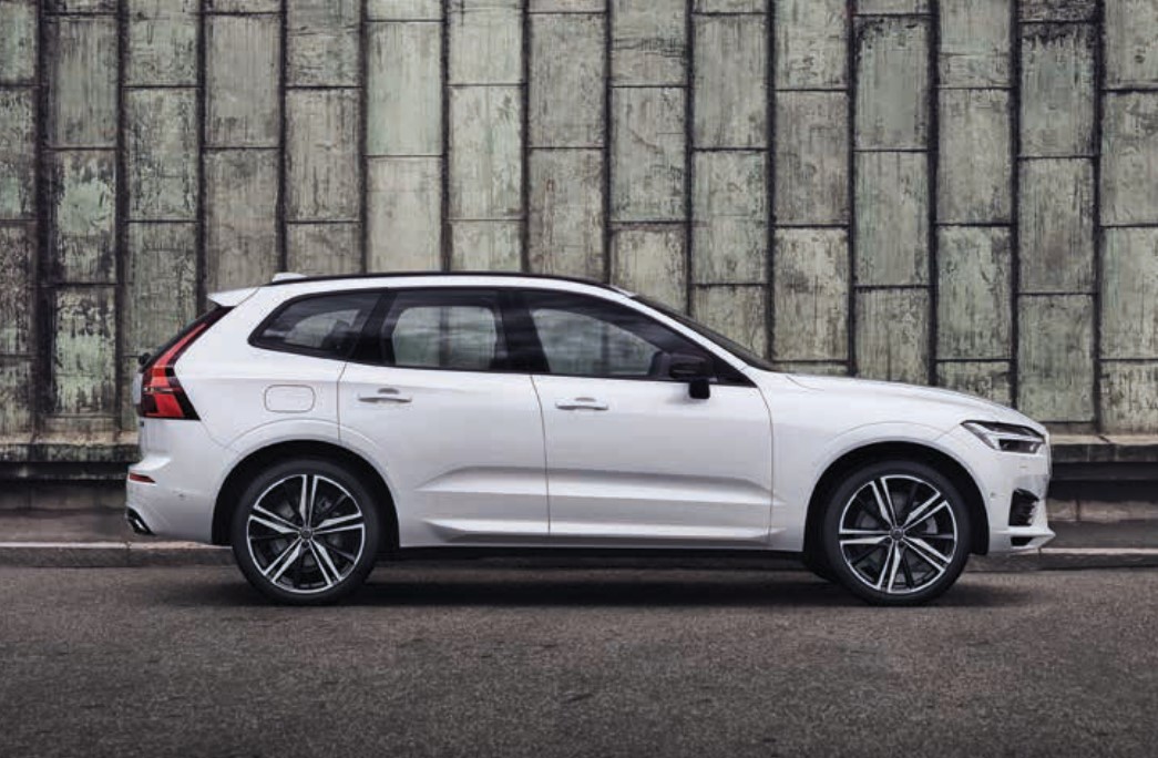 VOLVO XC60 2.0 T6 TE Ultra Dark eAWD