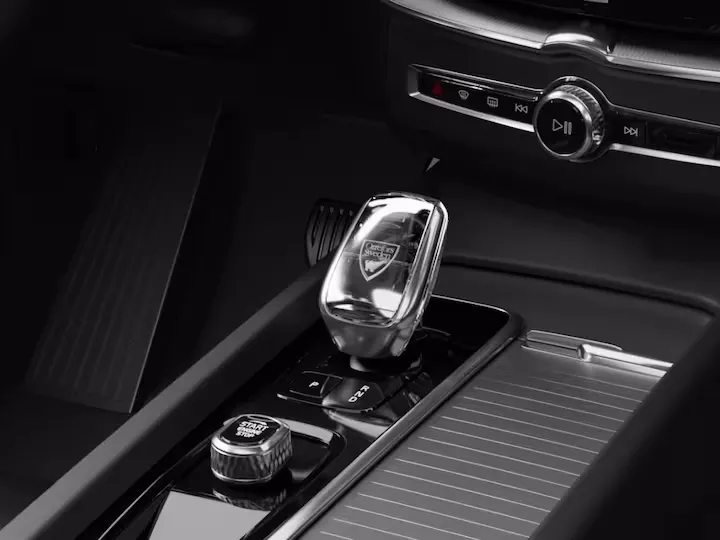 VOLVO XC60 2.0 T8 TE XCENTRIC Black 246H7TE0D1 - Image 3