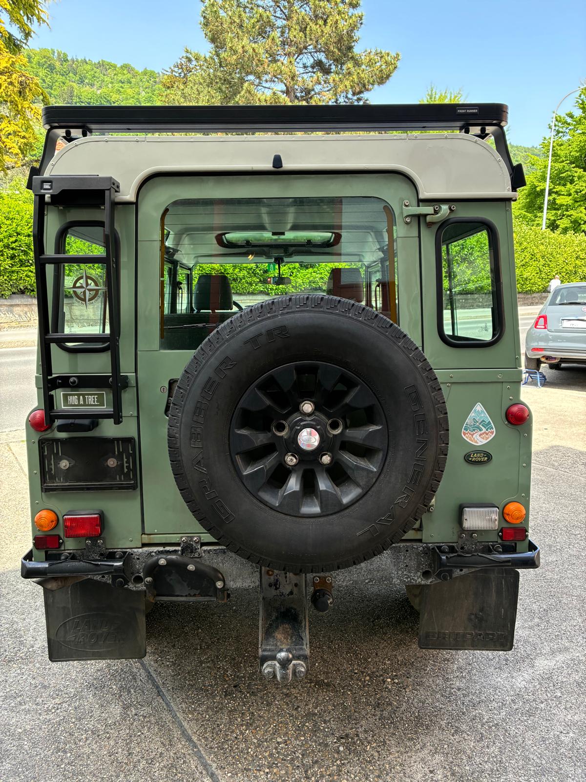 Land Rover Defender 110 300 TDI - Image 2