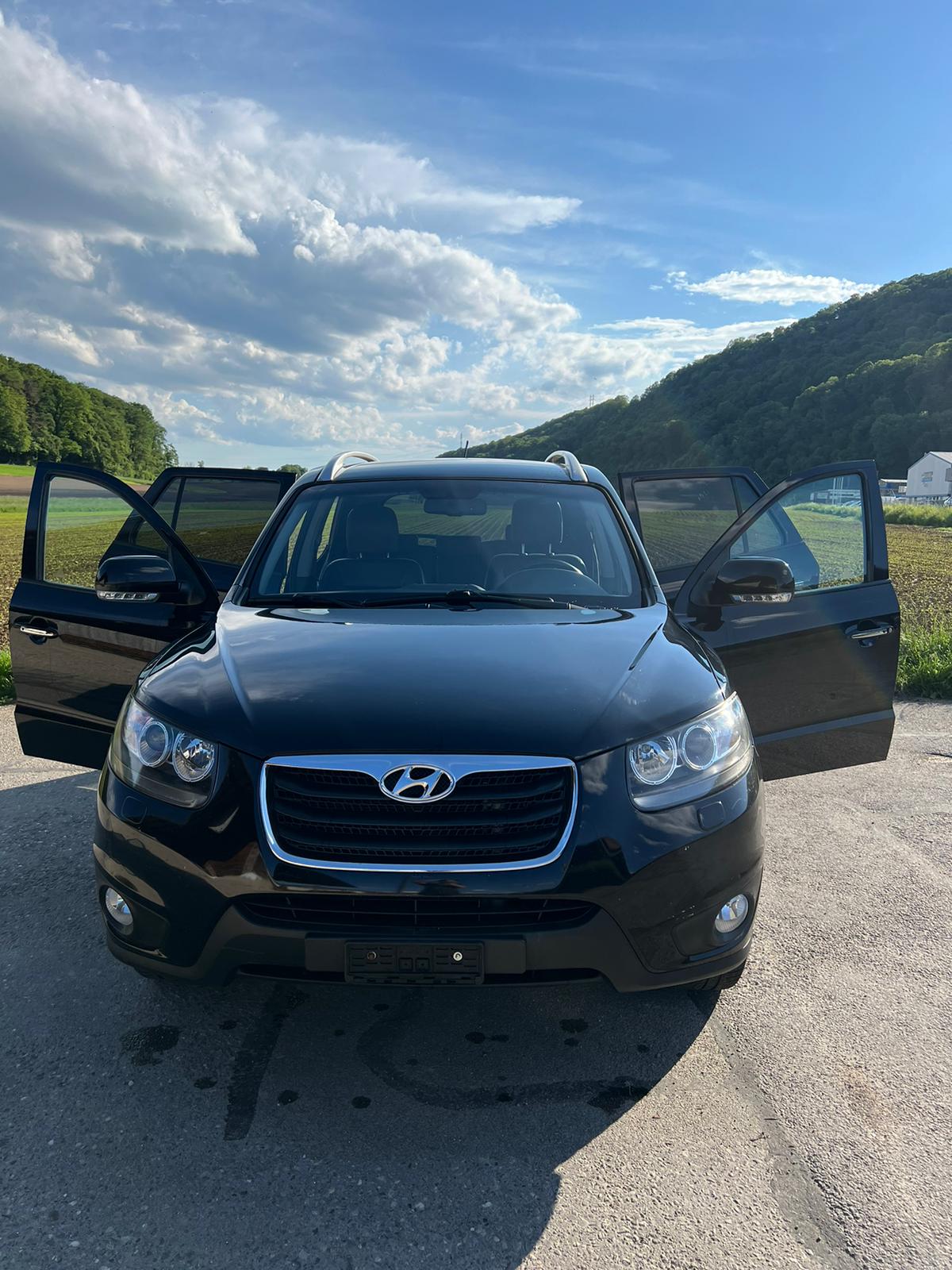 Hyundai Santa Fe 2.2 - Image 1